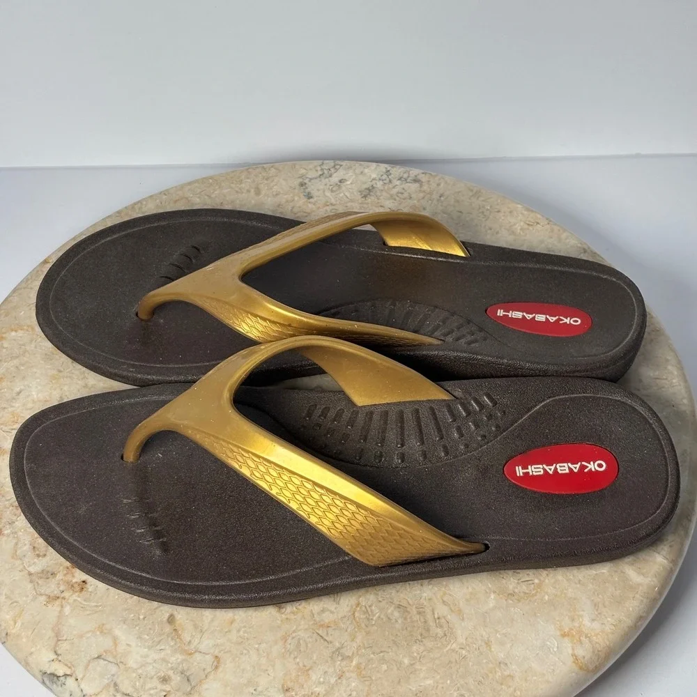 Okabashi Womens Flip Flop Sandals Brown Gold Metallic Strap Size Medium‎ M USA